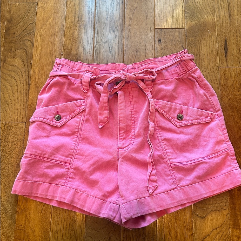 Hi waist pink shorts!